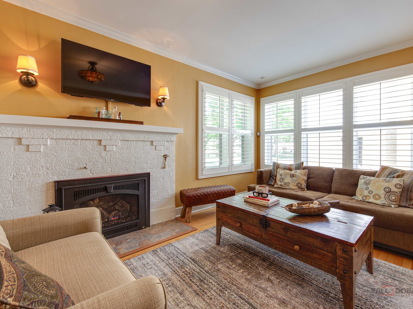 805 S Mitchell Avenue, Arlington Heights, IL 60005