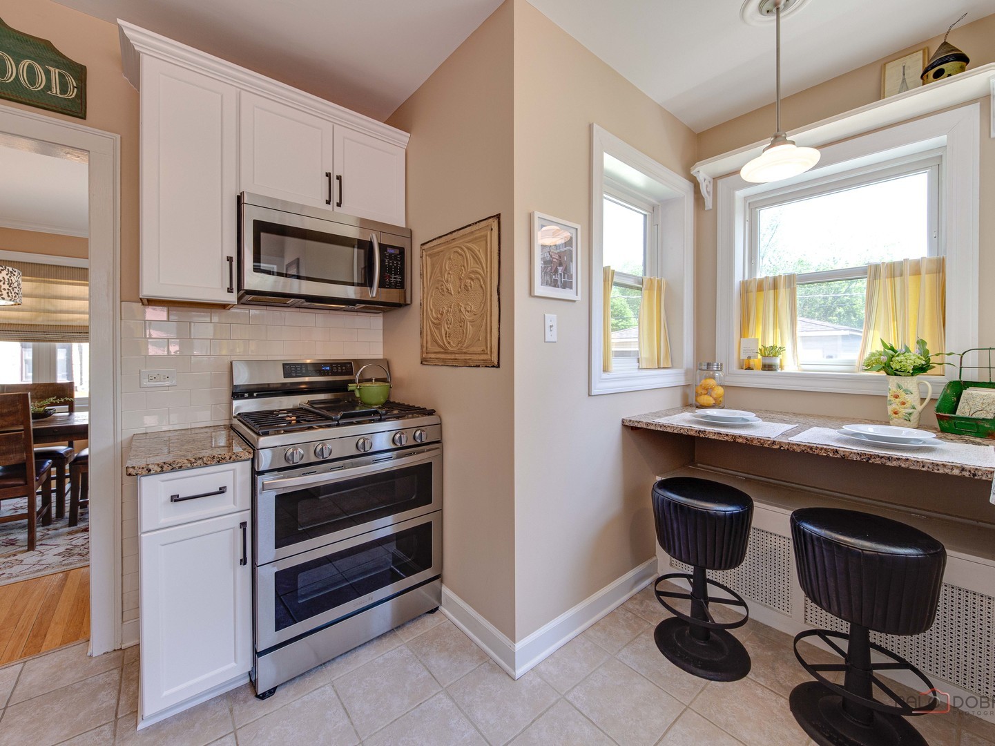 805 S Mitchell Avenue, Arlington Heights, IL 60005