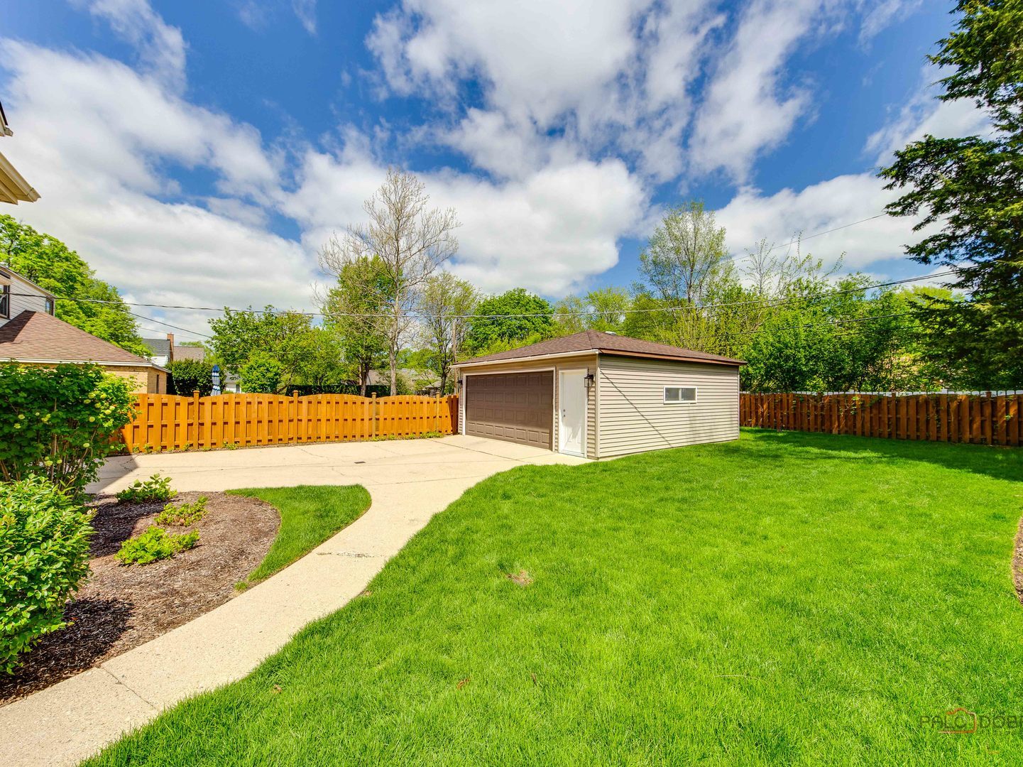 805 S Mitchell Avenue, Arlington Heights, IL 60005