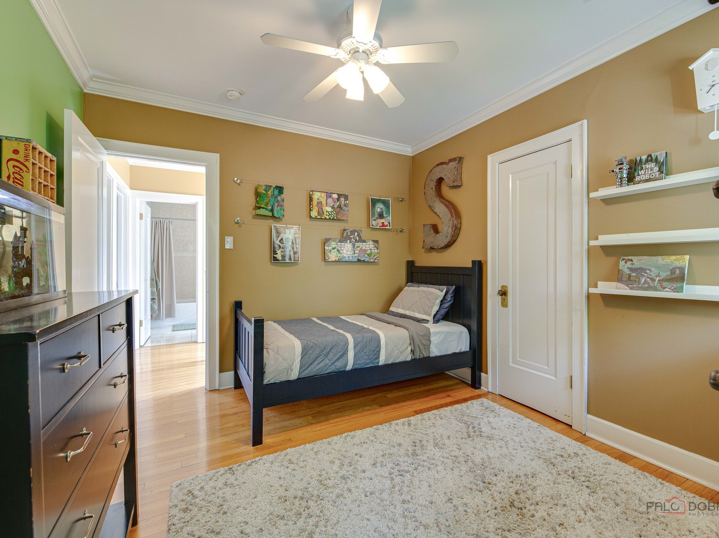 805 S Mitchell Avenue, Arlington Heights, IL 60005