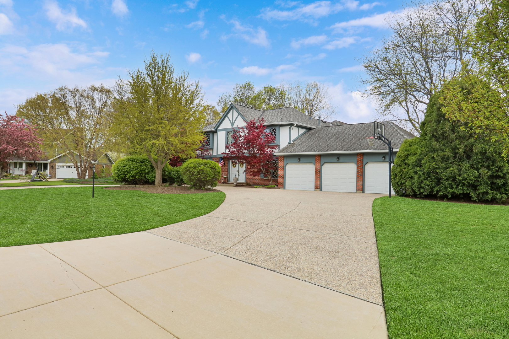 1525 Saratoga Court, Libertyville, IL 60048