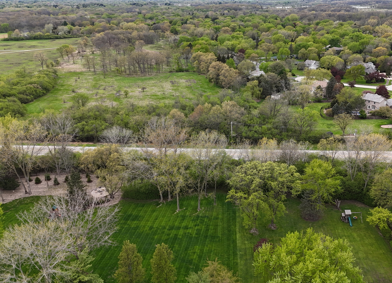 1525 Saratoga Court, Libertyville, IL 60048