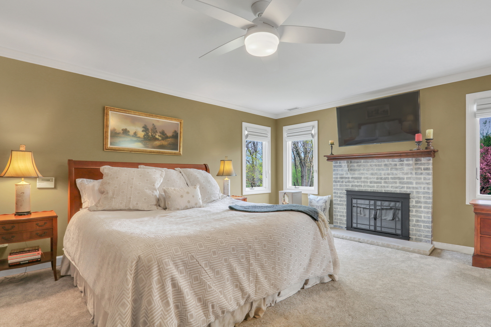 1525 Saratoga Court, Libertyville, IL 60048
