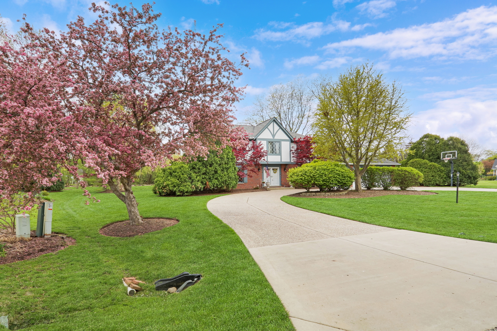 1525 Saratoga Court, Libertyville, IL 60048