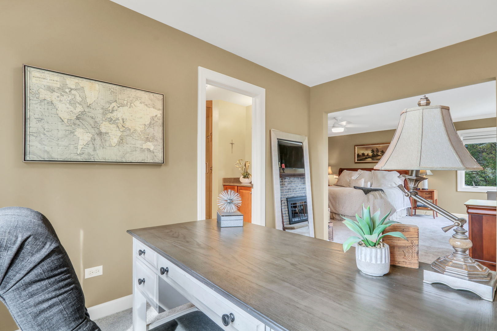 1525 Saratoga Court, Libertyville, IL 60048
