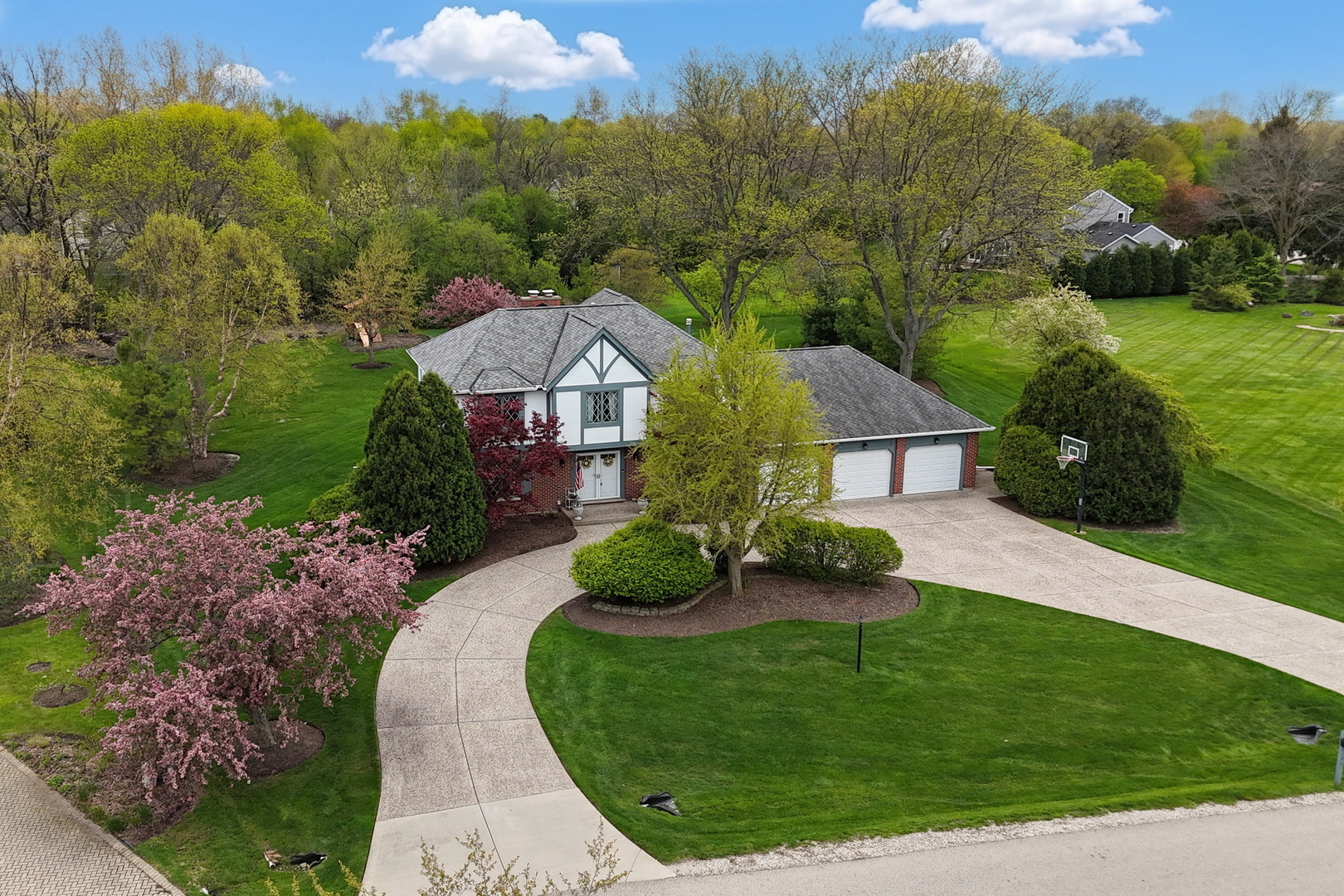 1525 Saratoga Court, Libertyville, IL 60048