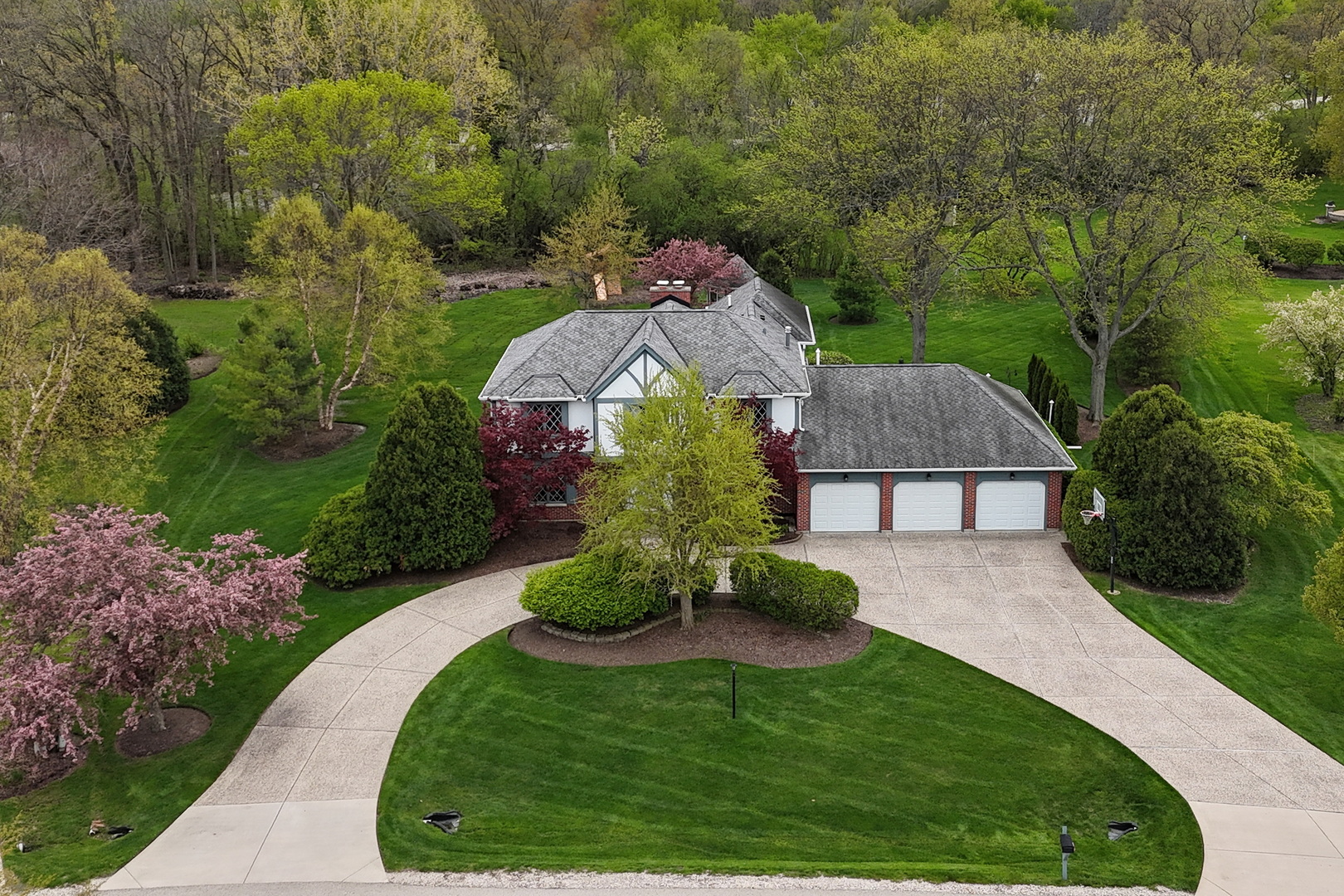 1525 Saratoga Court, Libertyville, IL 60048