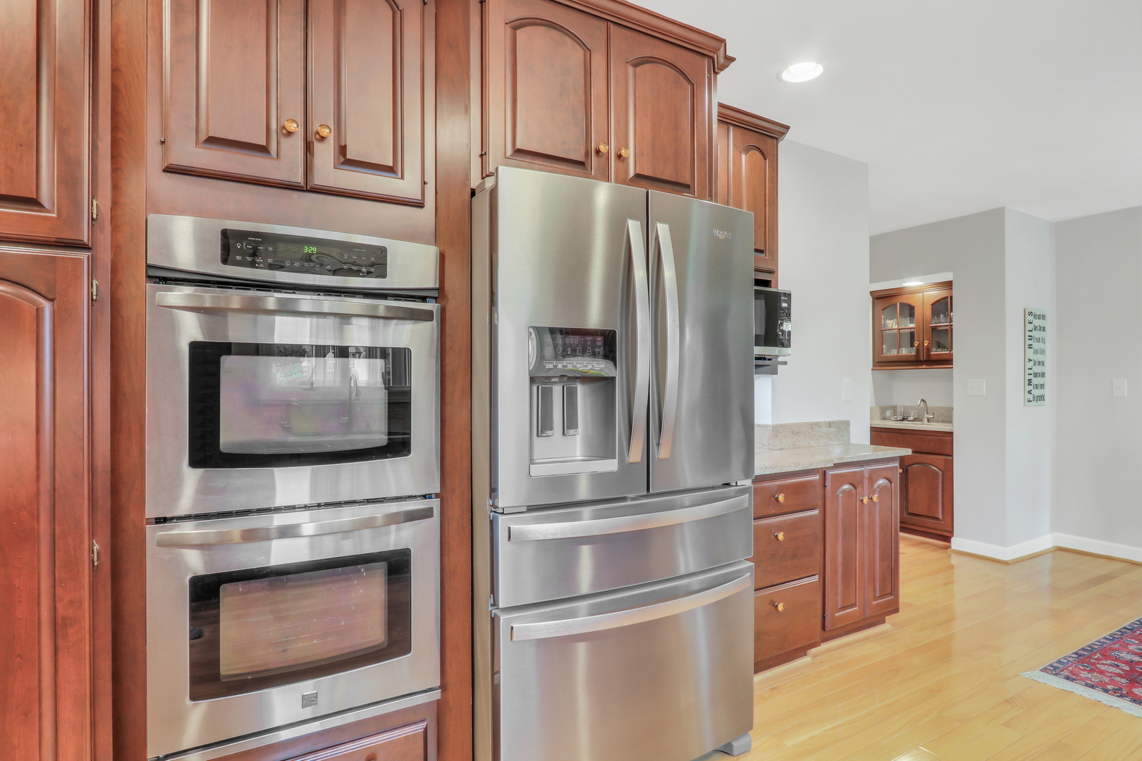 1525 Saratoga Court, Libertyville, IL 60048