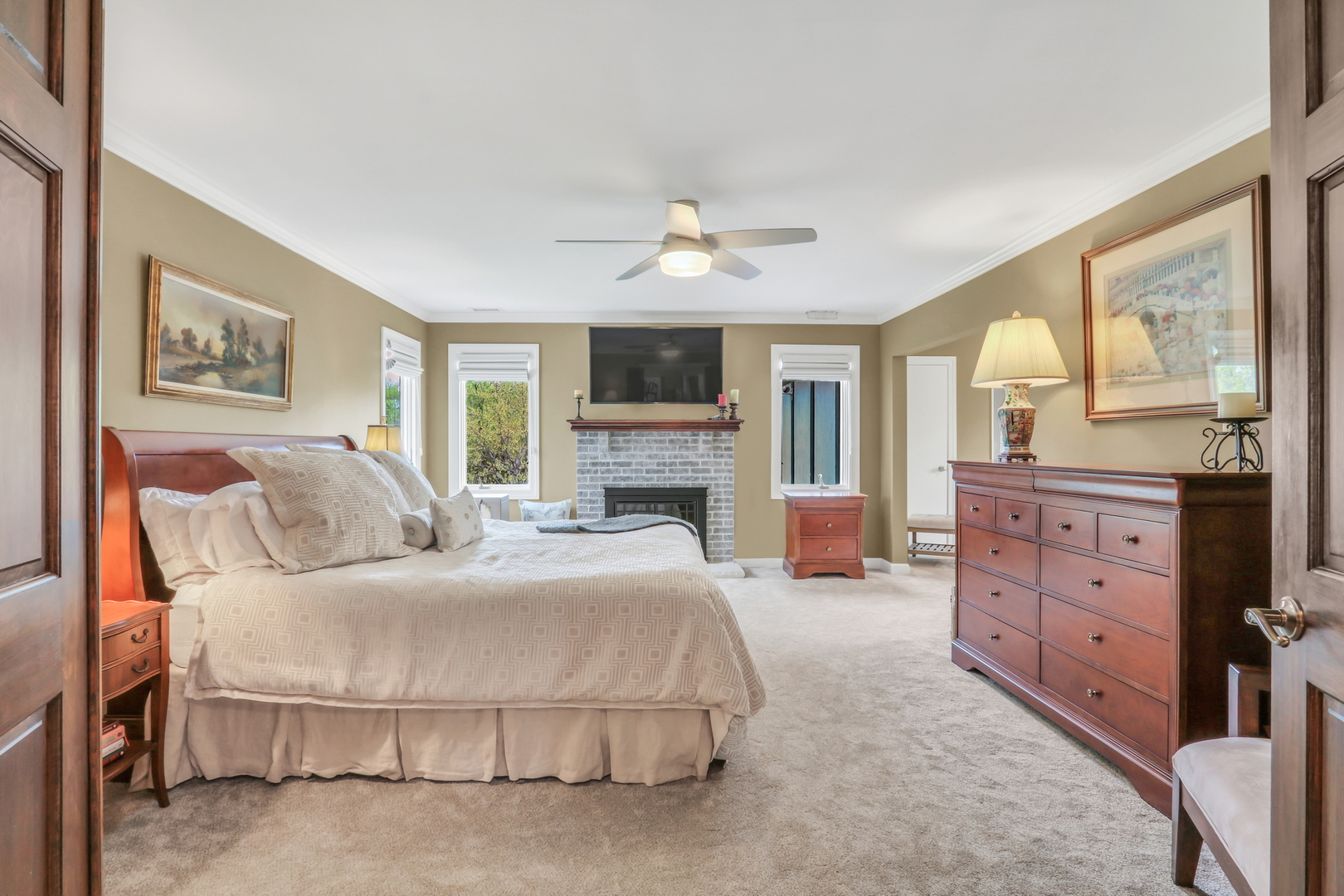 1525 Saratoga Court, Libertyville, IL 60048