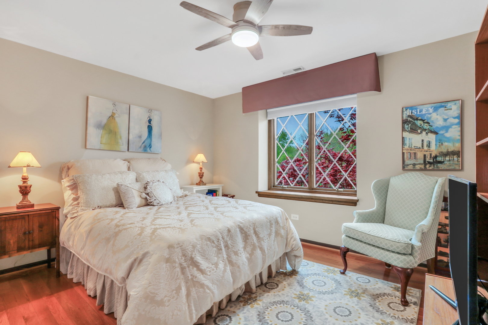 1525 Saratoga Court, Libertyville, IL 60048