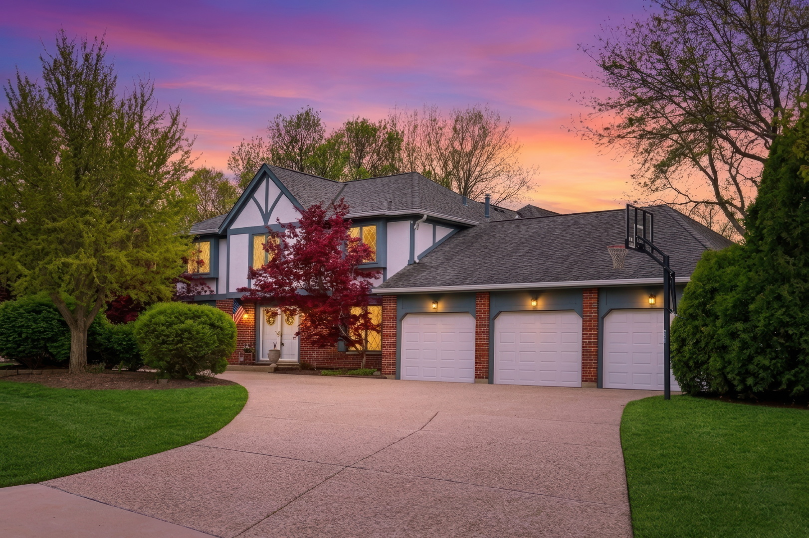 1525 Saratoga Court, Libertyville, IL 60048