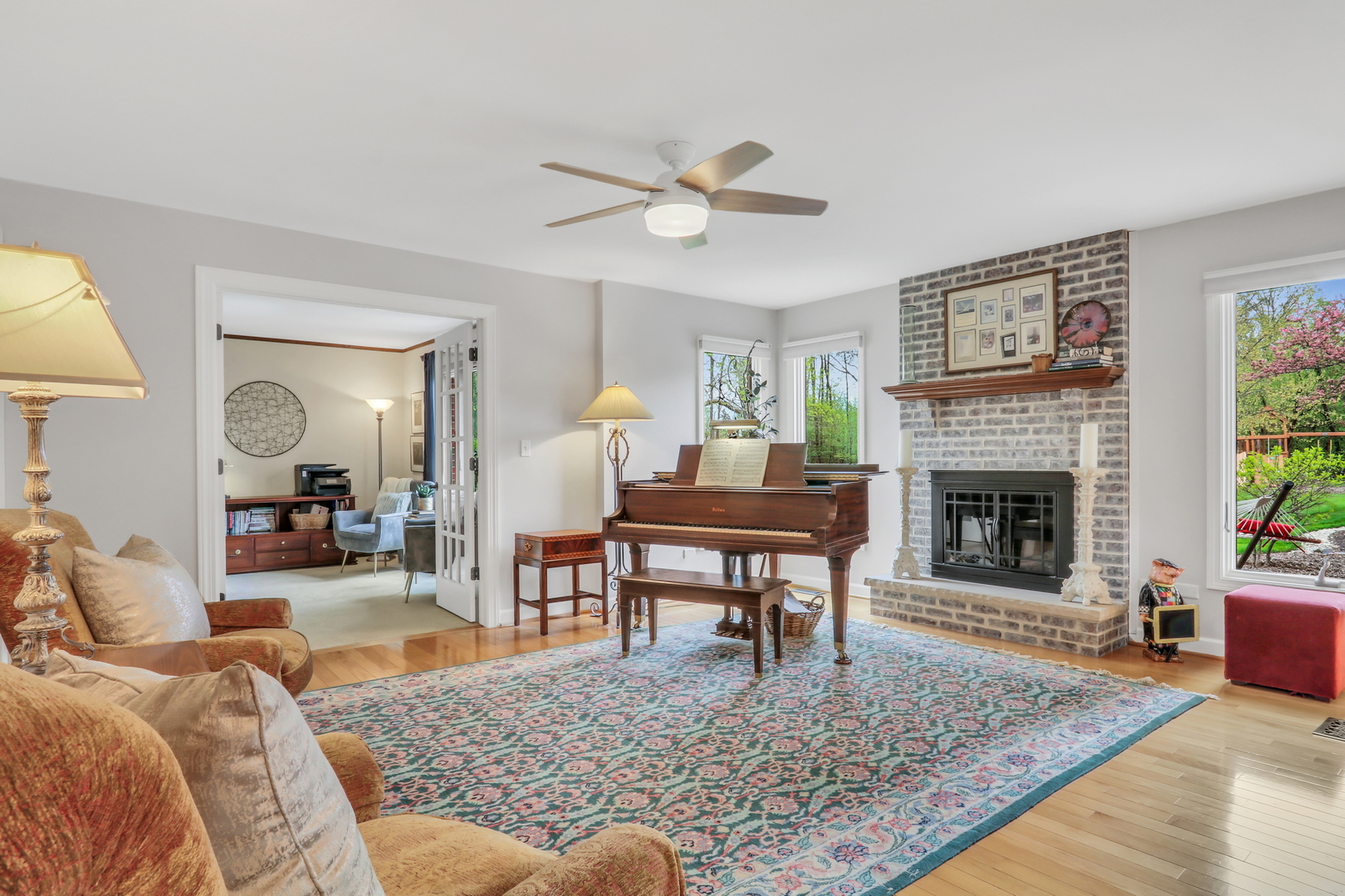 1525 Saratoga Court, Libertyville, IL 60048