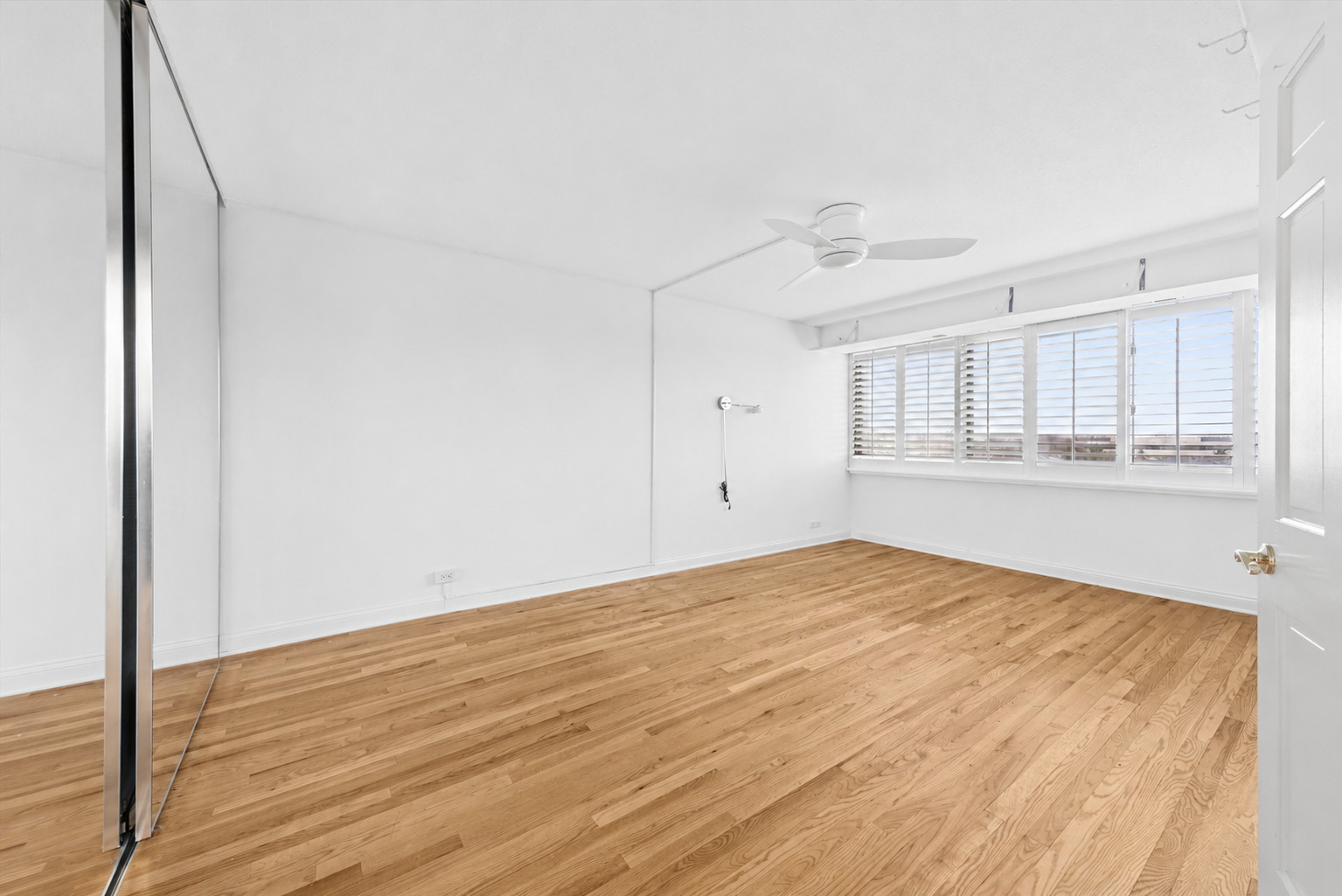 2 S ATRIUM Way #603, Elmhurst, IL 60126