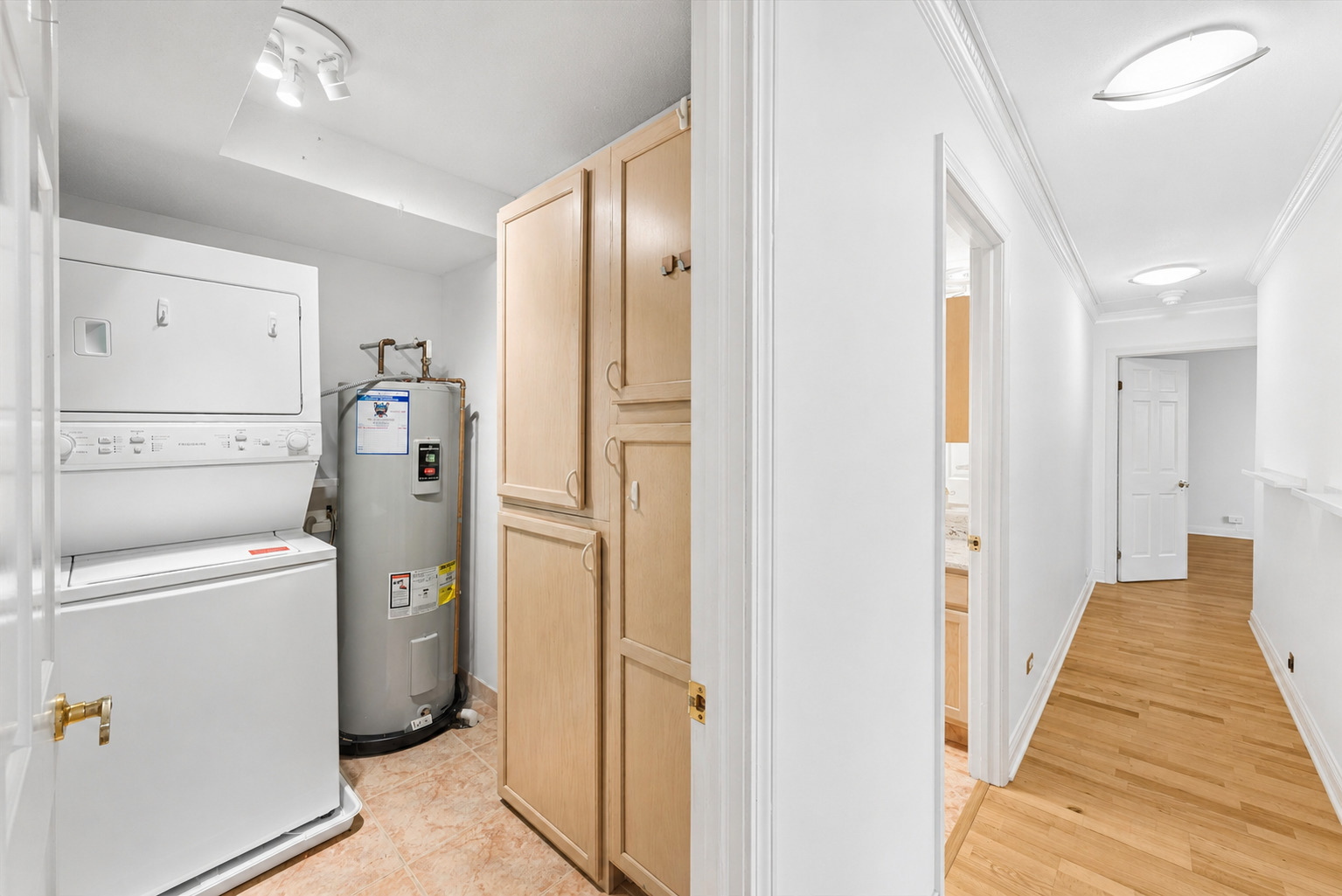 2 S ATRIUM Way #603, Elmhurst, IL 60126