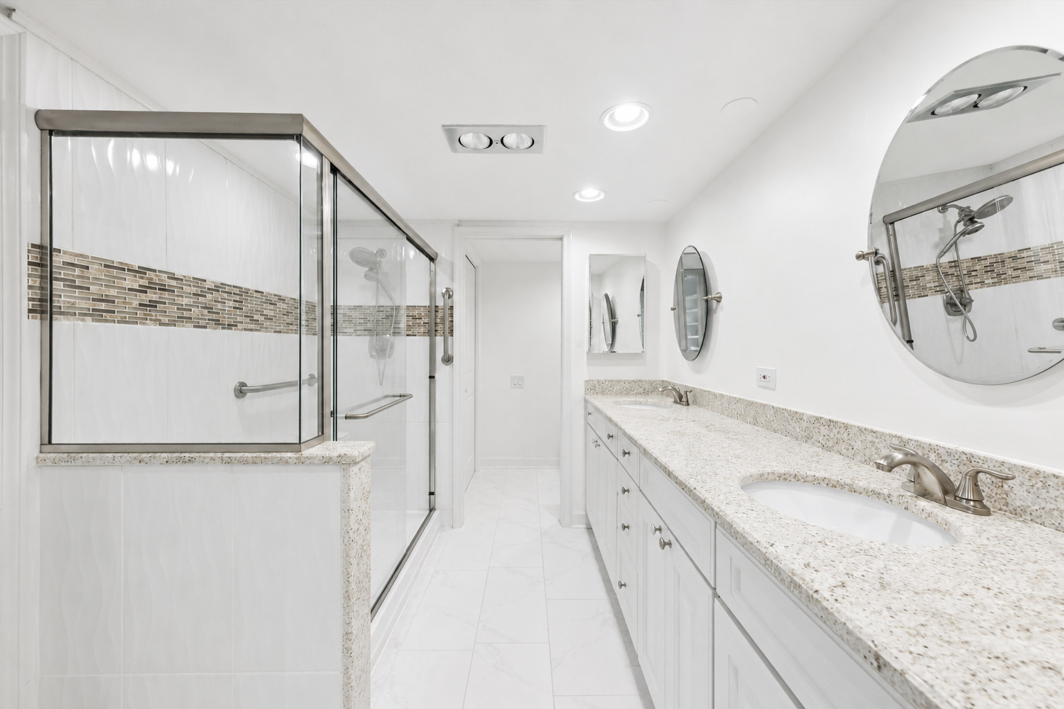 2 S ATRIUM Way #603, Elmhurst, IL 60126