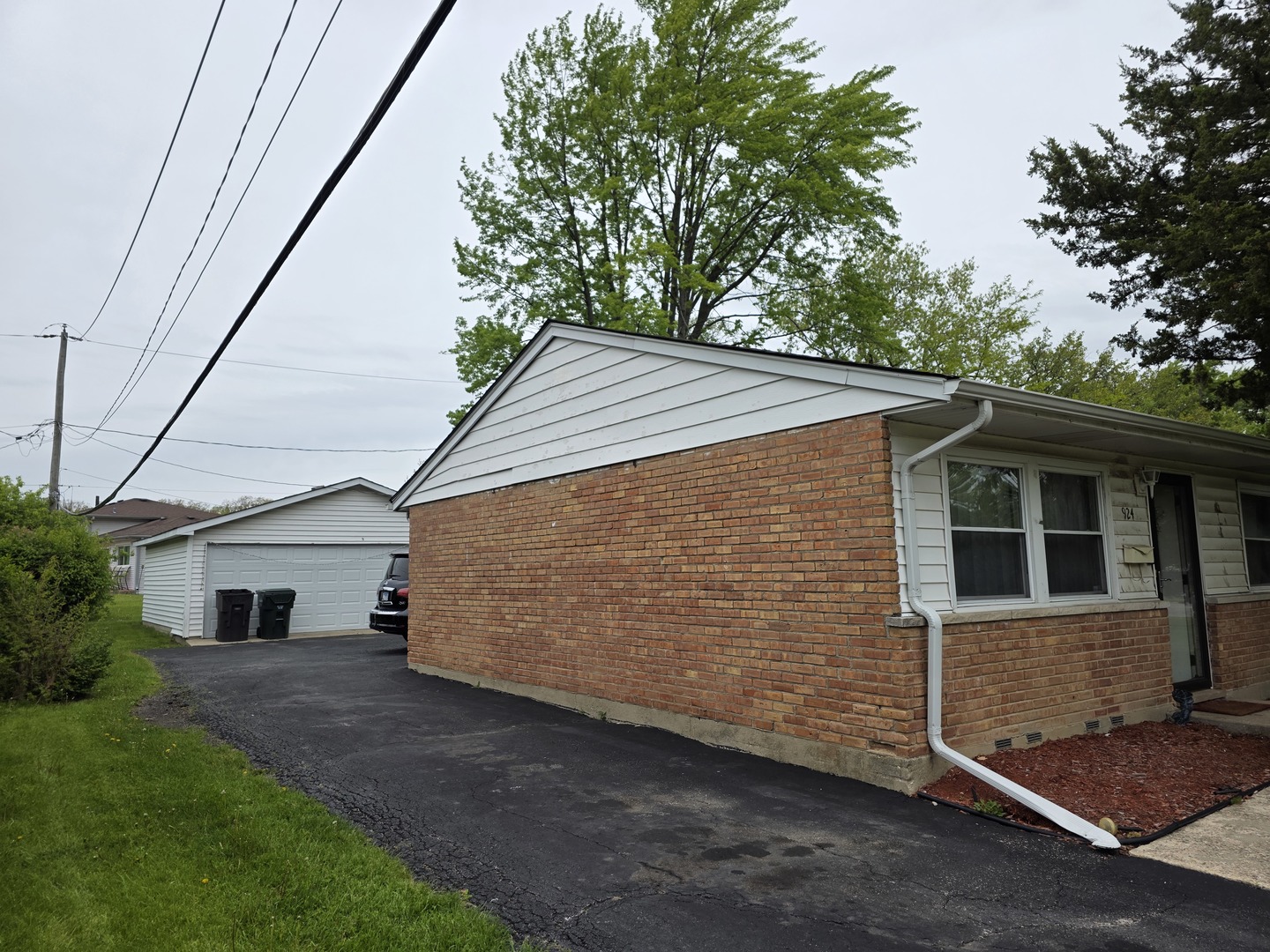 924 Blackhawk Drive, University Park, IL 60484