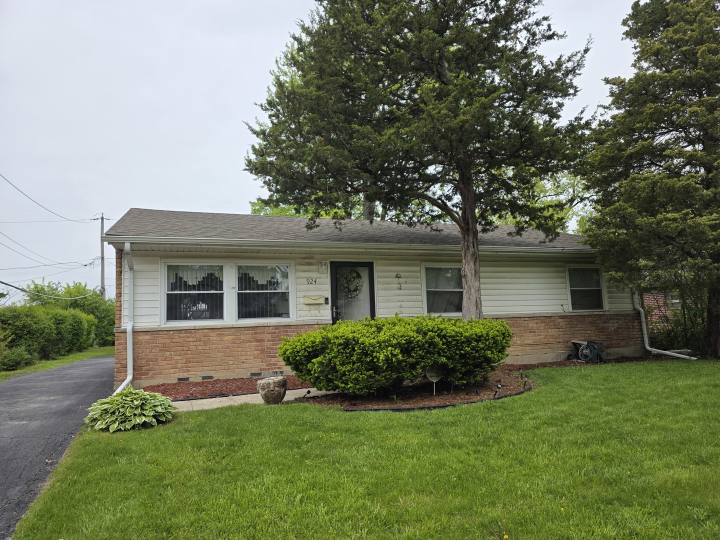 924 Blackhawk Drive, University Park, IL 60484