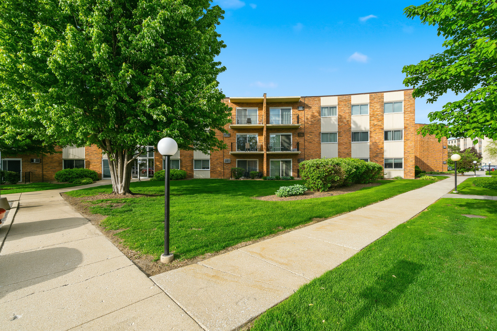 9725 S Keeler Avenue #6-209, Oak Lawn, IL 60453