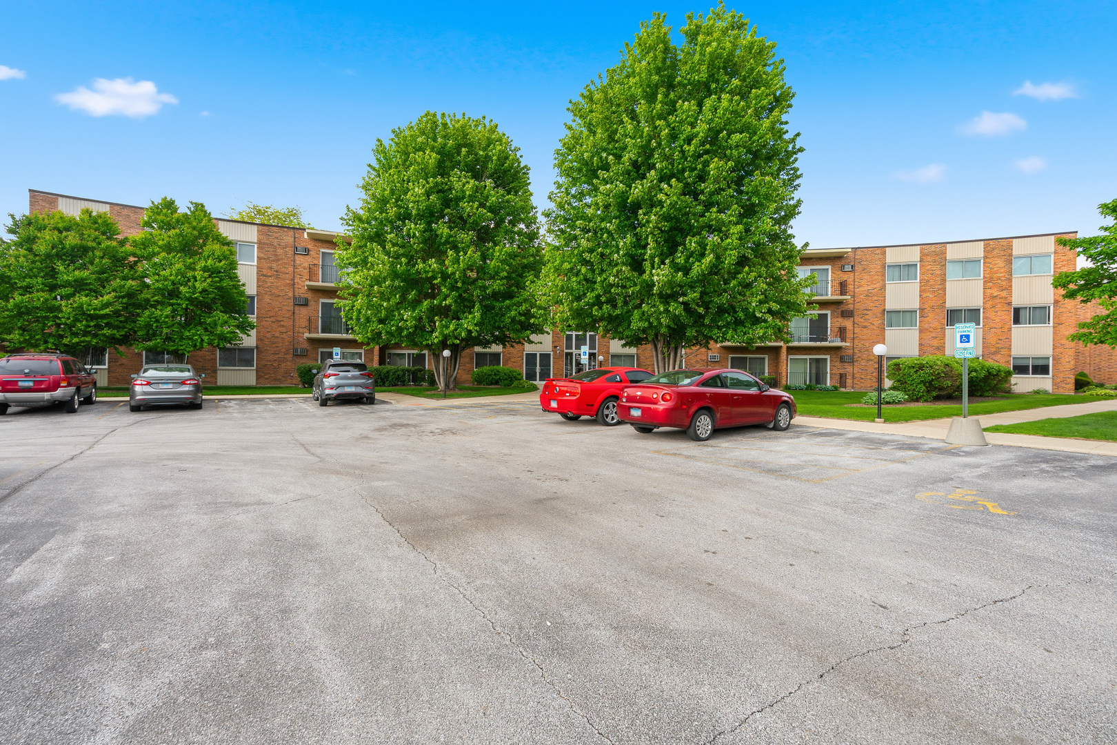 9725 S Keeler Avenue #6-209, Oak Lawn, IL 60453