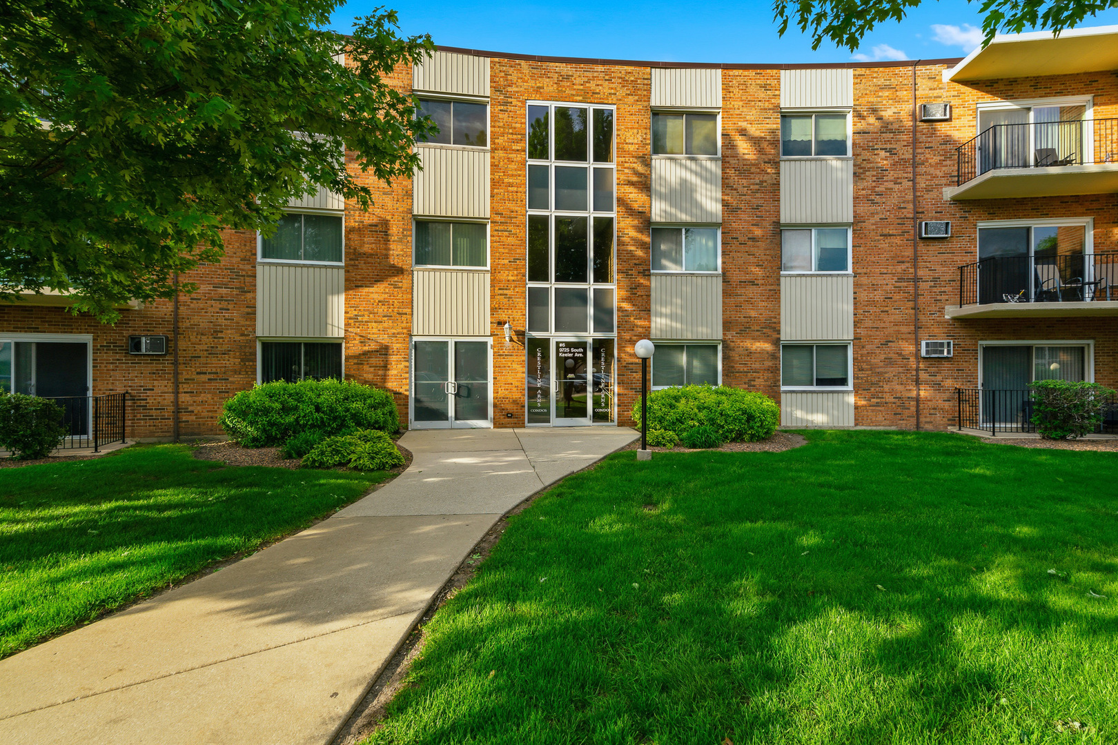 9725 S Keeler Avenue #6-209, Oak Lawn, IL 60453