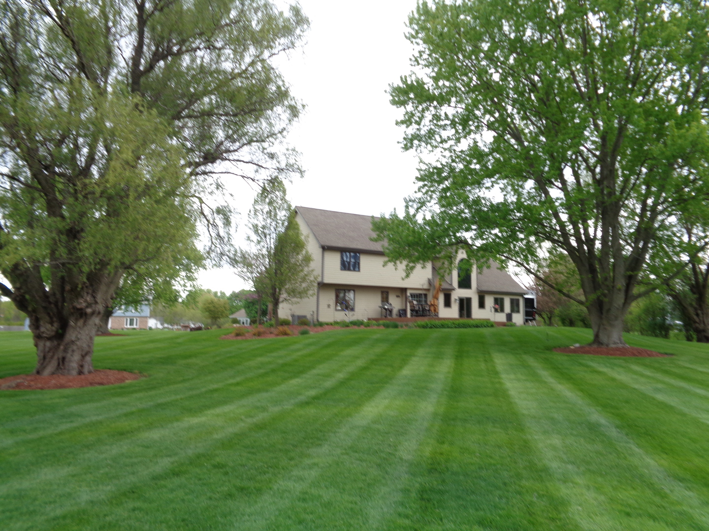 13N470 Chisholm Trail, Elgin, IL 60124