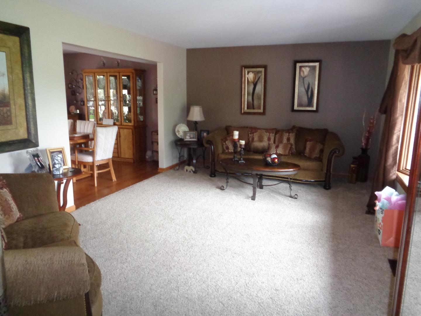 13N470 Chisholm Trail, Elgin, IL 60124