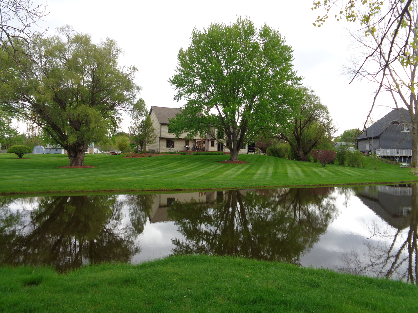 13N470 Chisholm Trail, Elgin, IL 60124