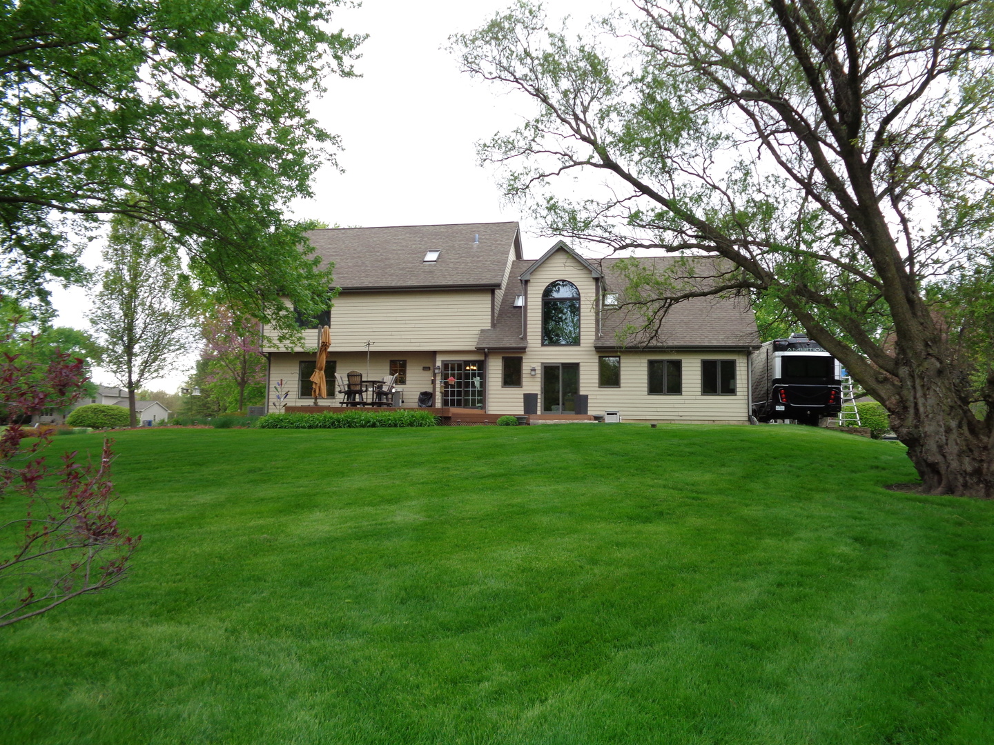 13N470 Chisholm Trail, Elgin, IL 60124