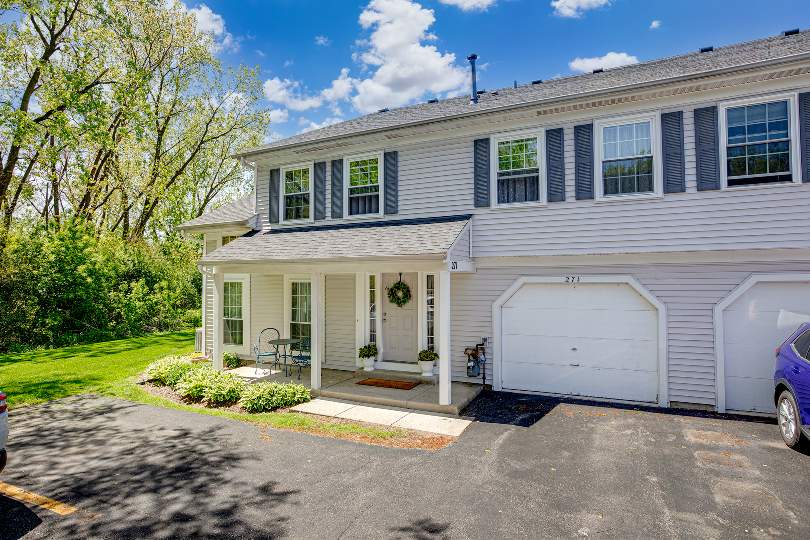 271 BUTTERNUT Lane #271, Streamwood, IL 60107