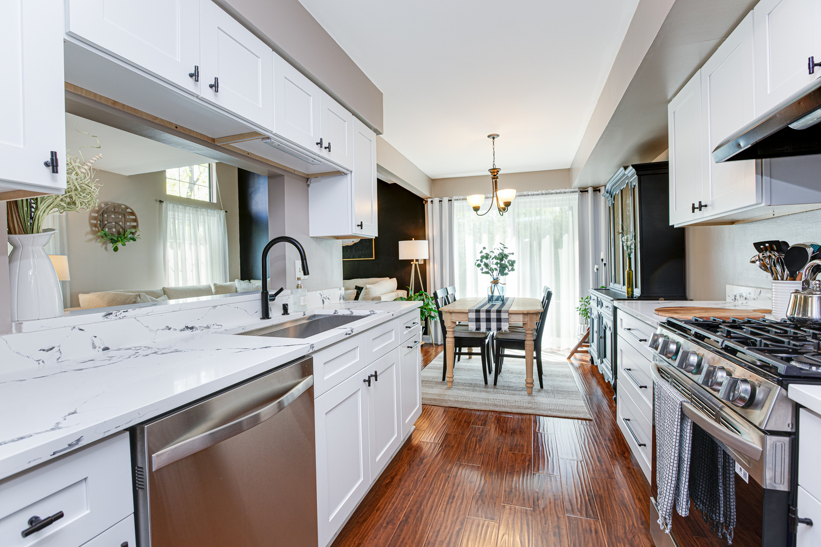 271 BUTTERNUT Lane #271, Streamwood, IL 60107
