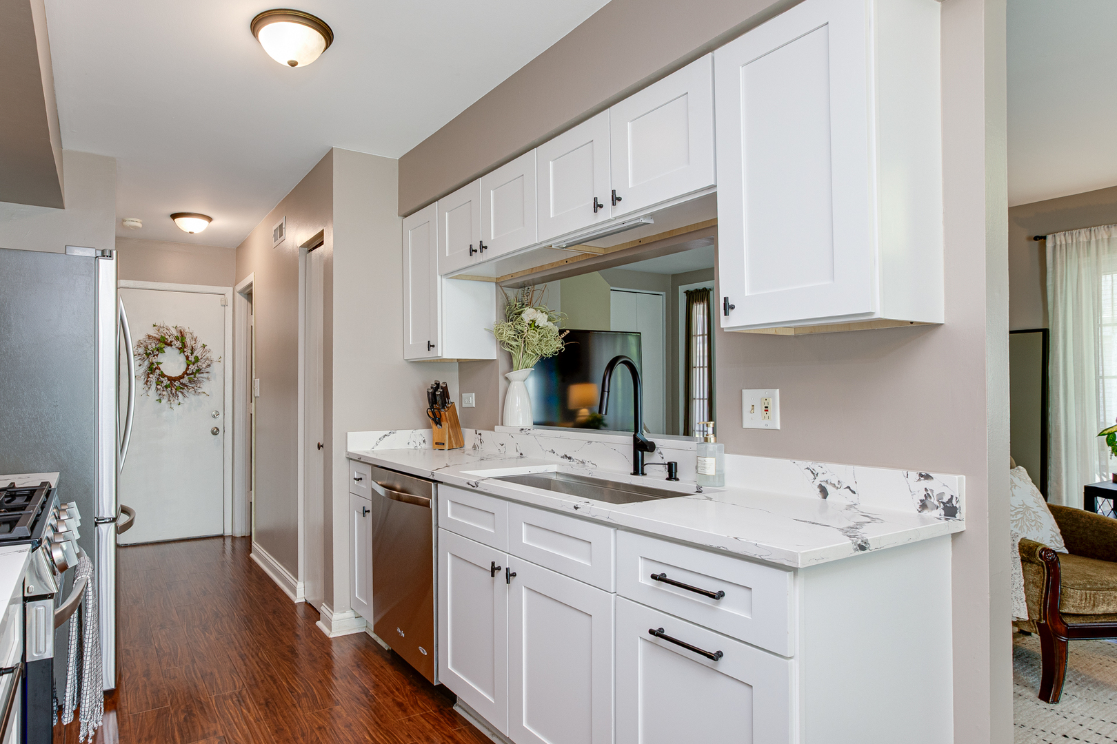 271 BUTTERNUT Lane #271, Streamwood, IL 60107