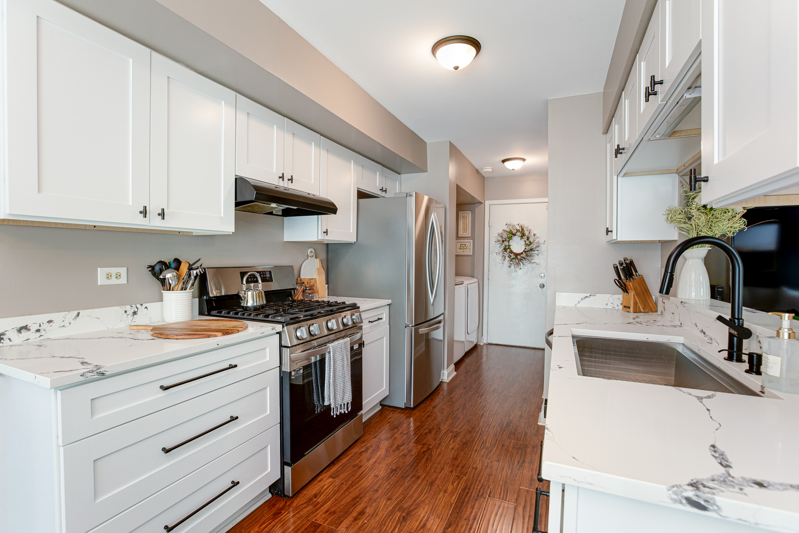 271 BUTTERNUT Lane #271, Streamwood, IL 60107