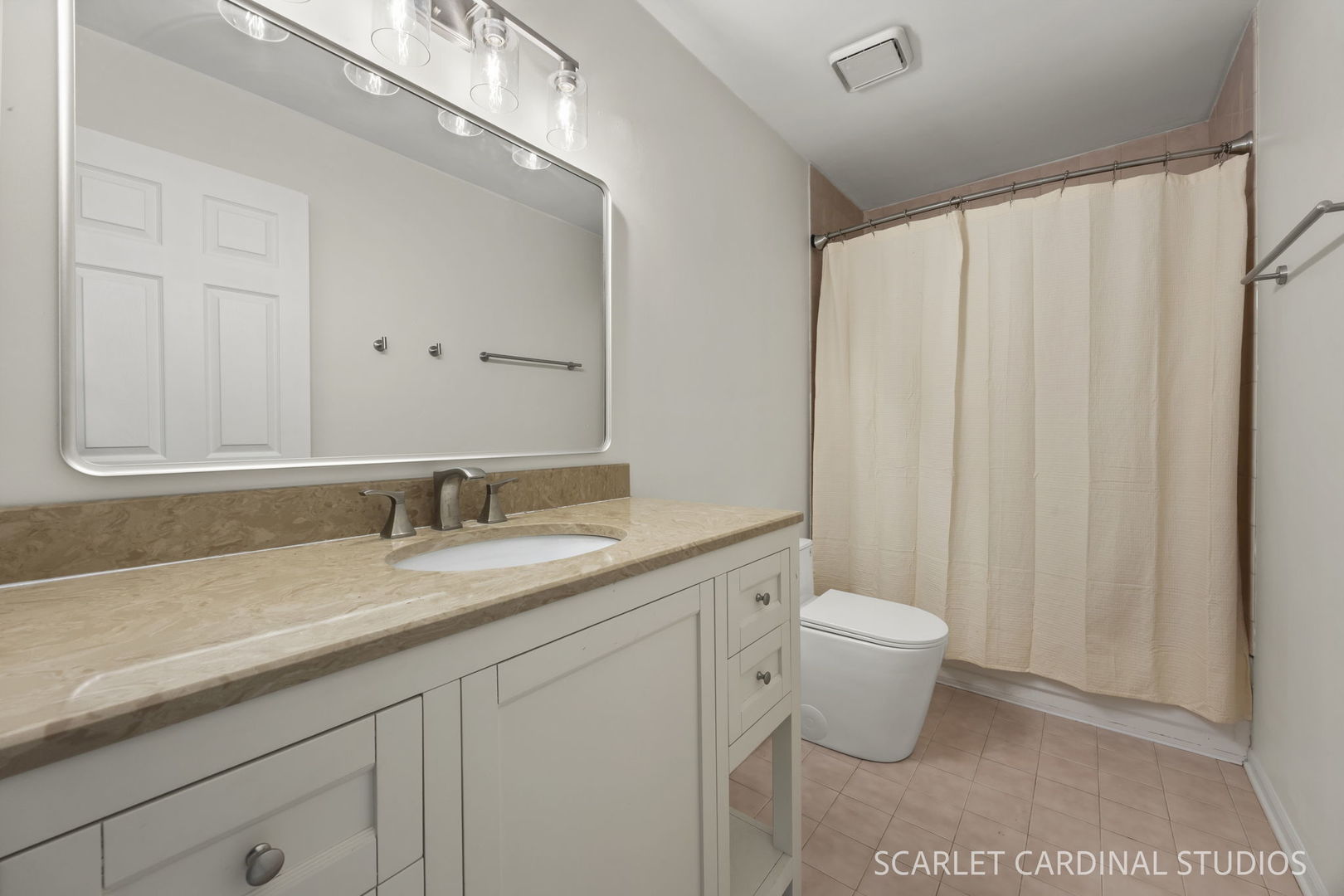 535 Chester Court, Aurora, IL 60504