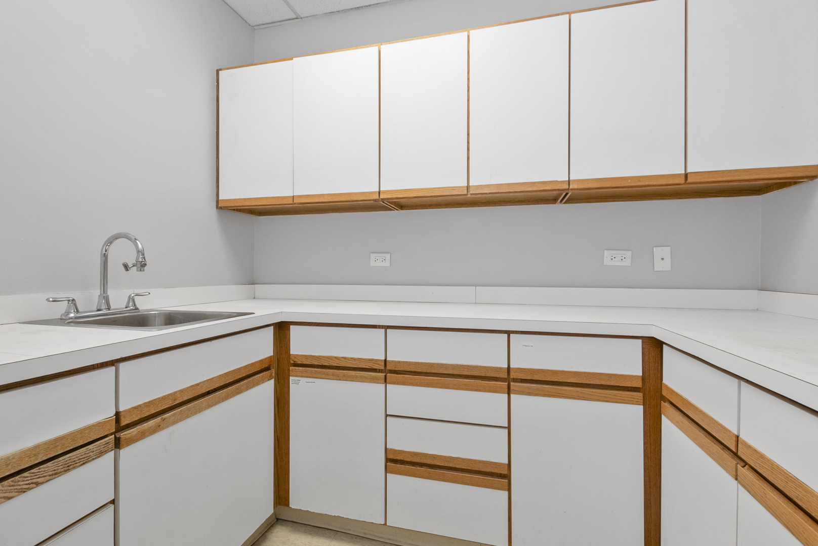 500 Ashland Avenue #101, Chicago Heights, IL 60411
