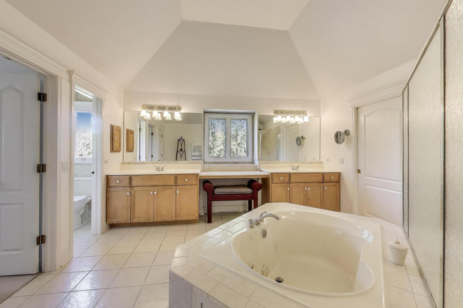20812 N Swansway, Deer Park, IL 60010