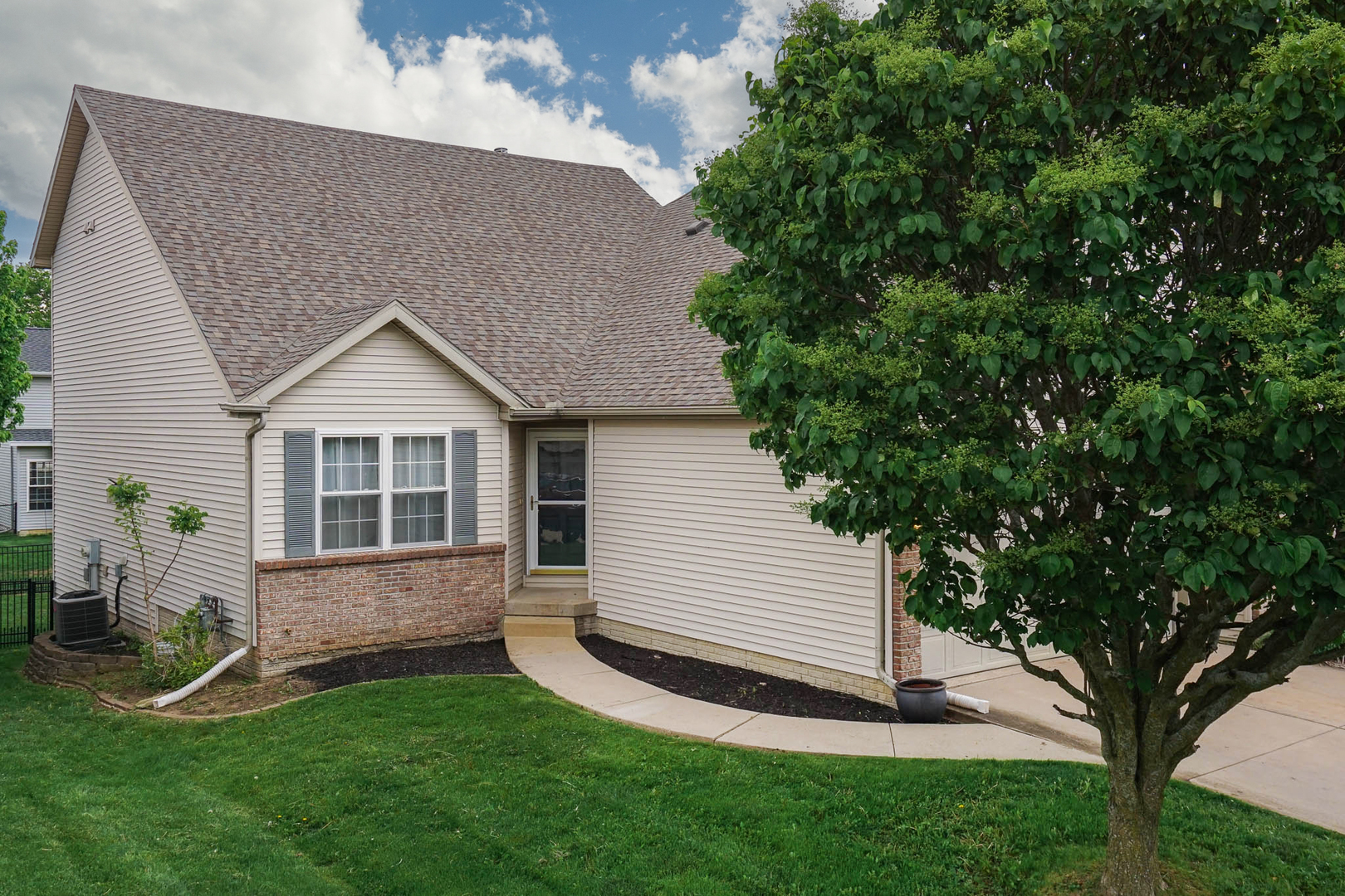 460 Beechwood Court, Normal, IL 61761