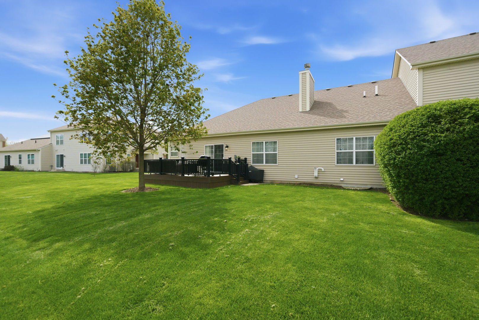 109 Valencia Parkway, Gilberts, IL 60136