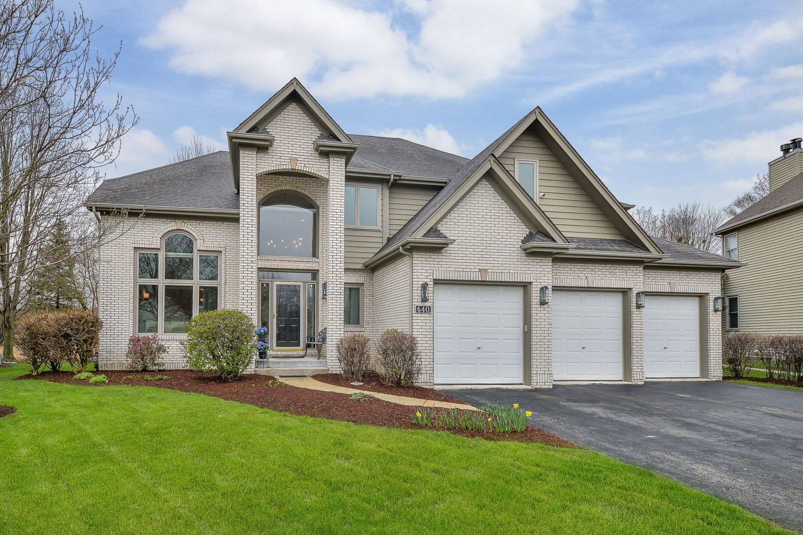 640 Kendridge Court, Aurora, IL 60502