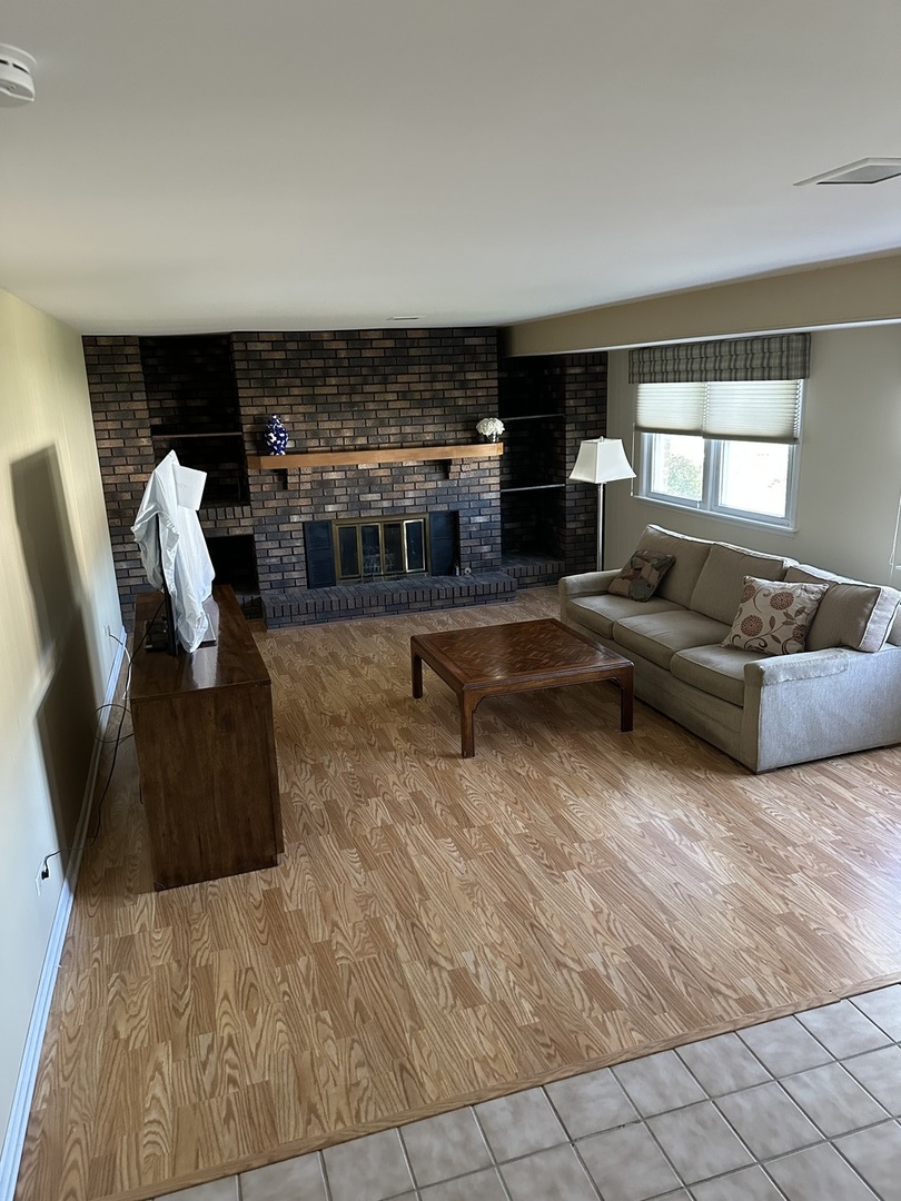 8154 W Lyons Street, Niles, IL 60714