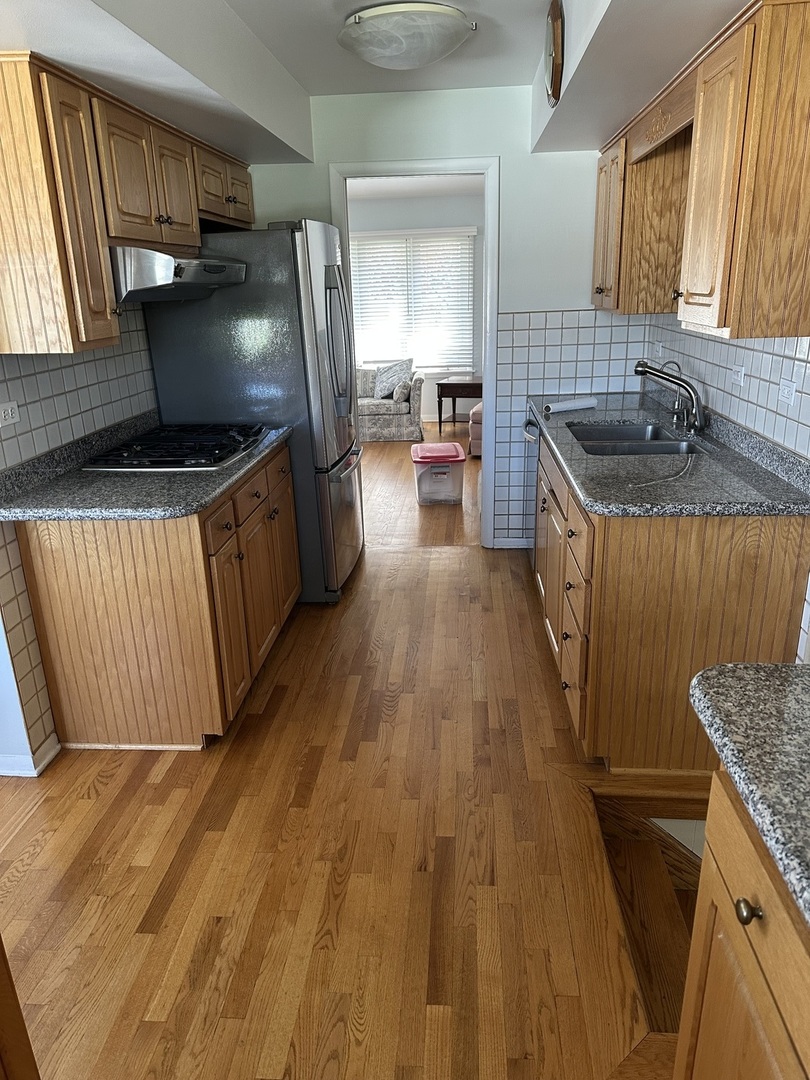 8154 W Lyons Street, Niles, IL 60714