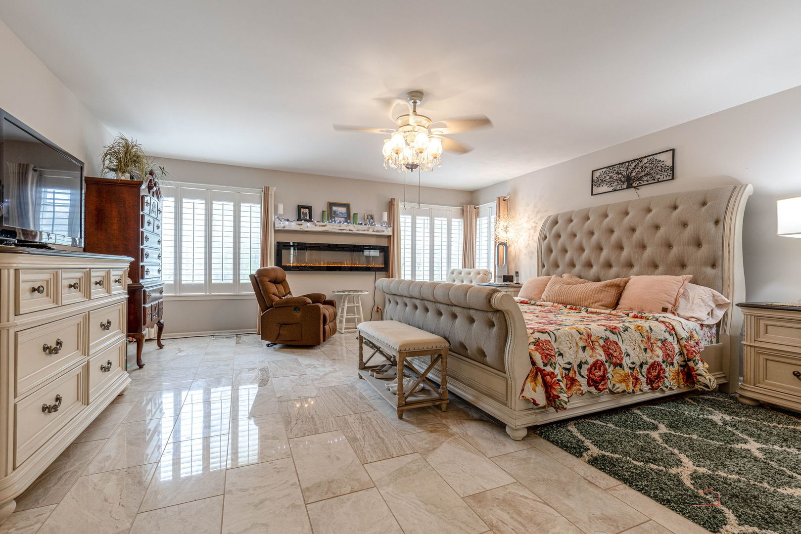 7449 Brentwood Lane, Gurnee, IL 60031