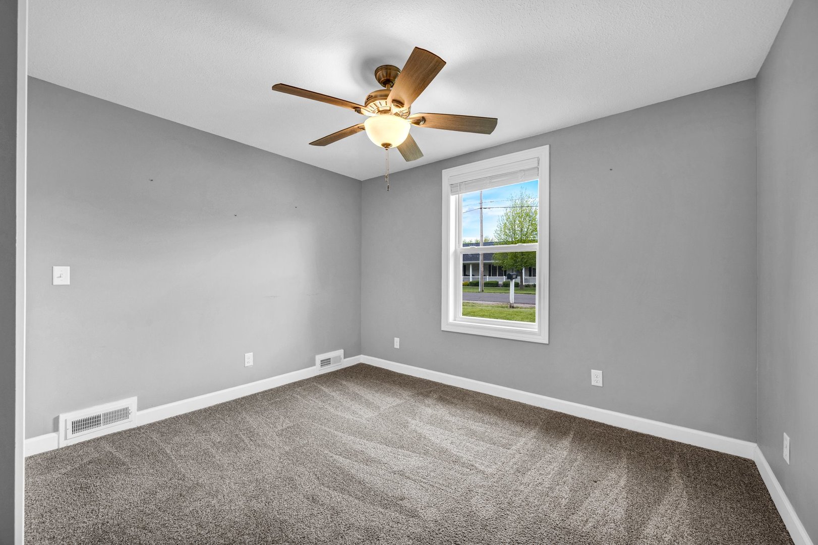 205 E Northline Road, Tuscola, IL 61953