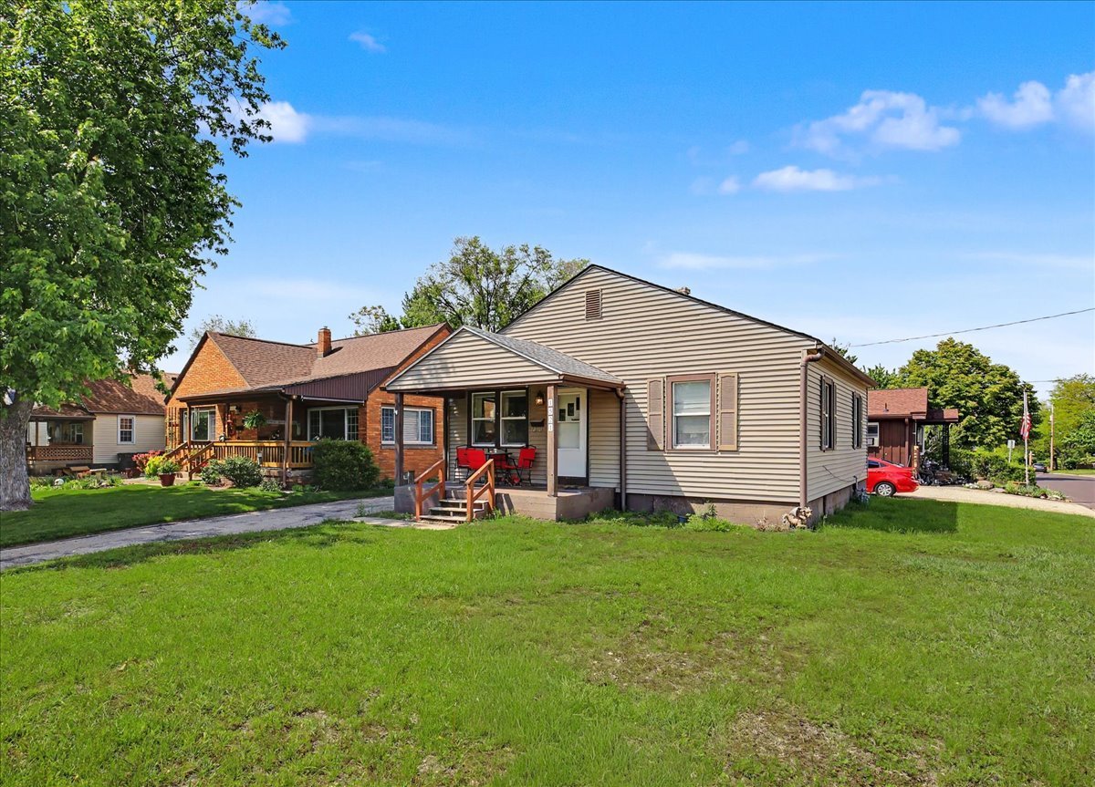 1521 FISHER Street, Pekin, IL 61554