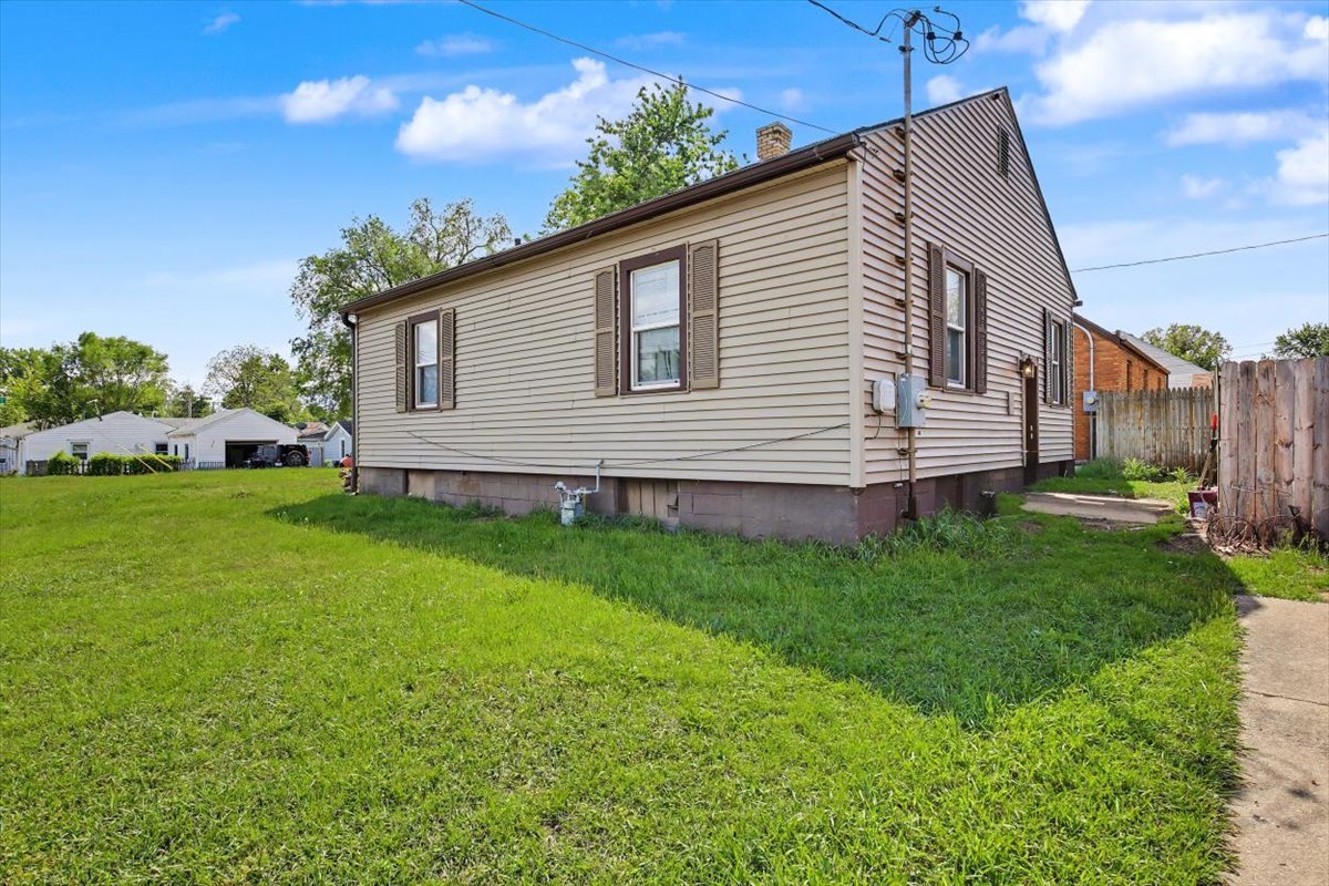 1521 FISHER Street, Pekin, IL 61554