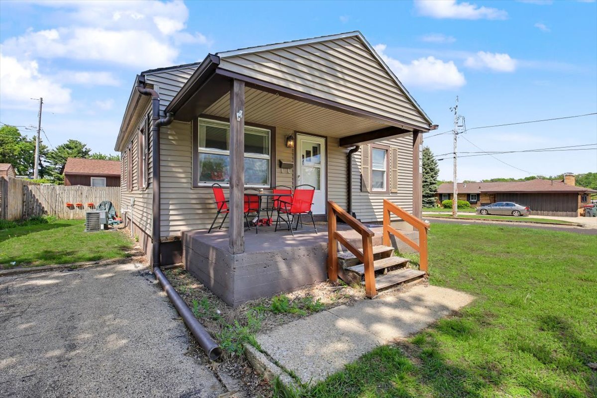 1521 FISHER Street, Pekin, IL 61554