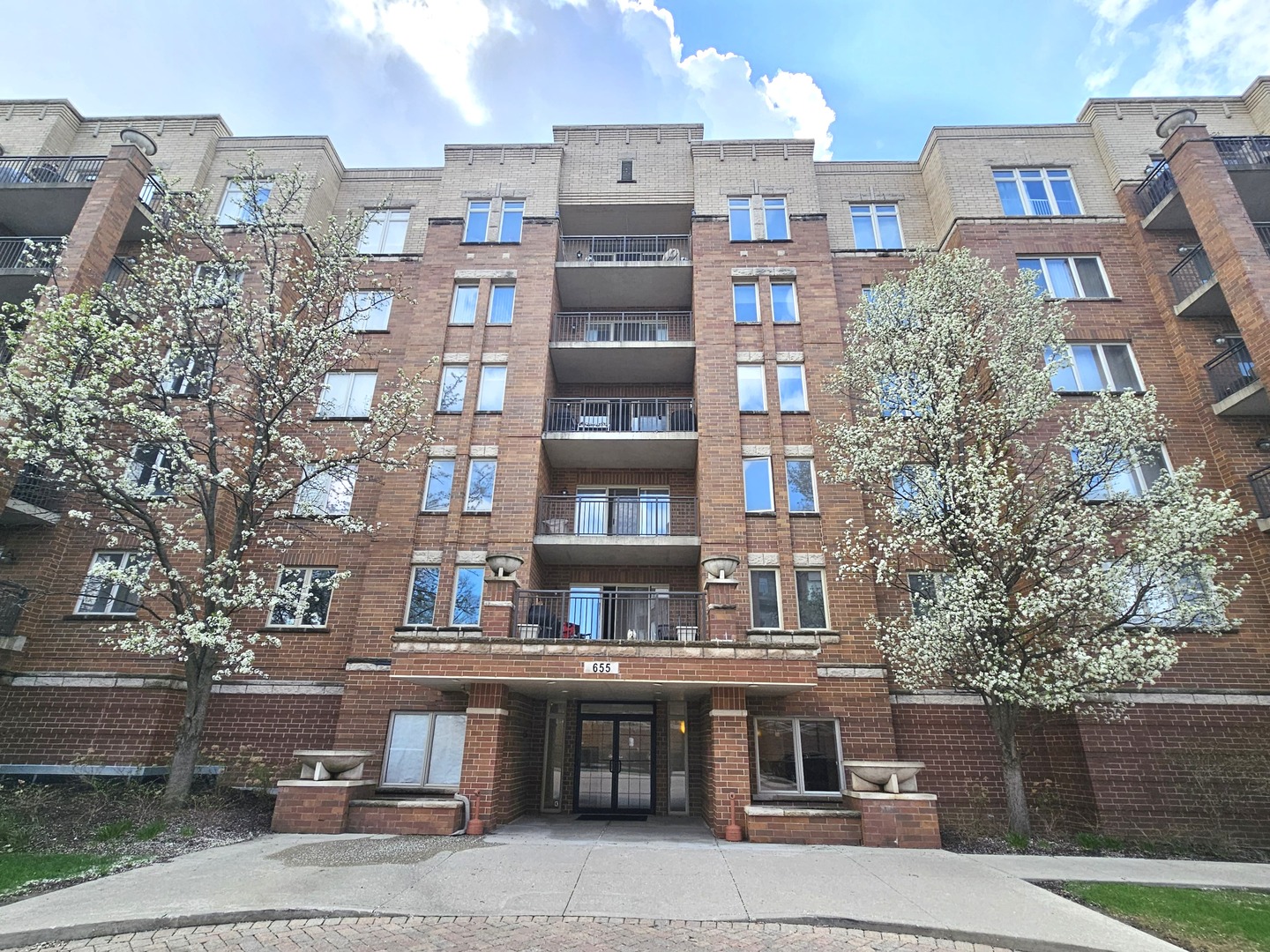 655 Perrie Drive #501, Elk Grove Village, IL 60007
