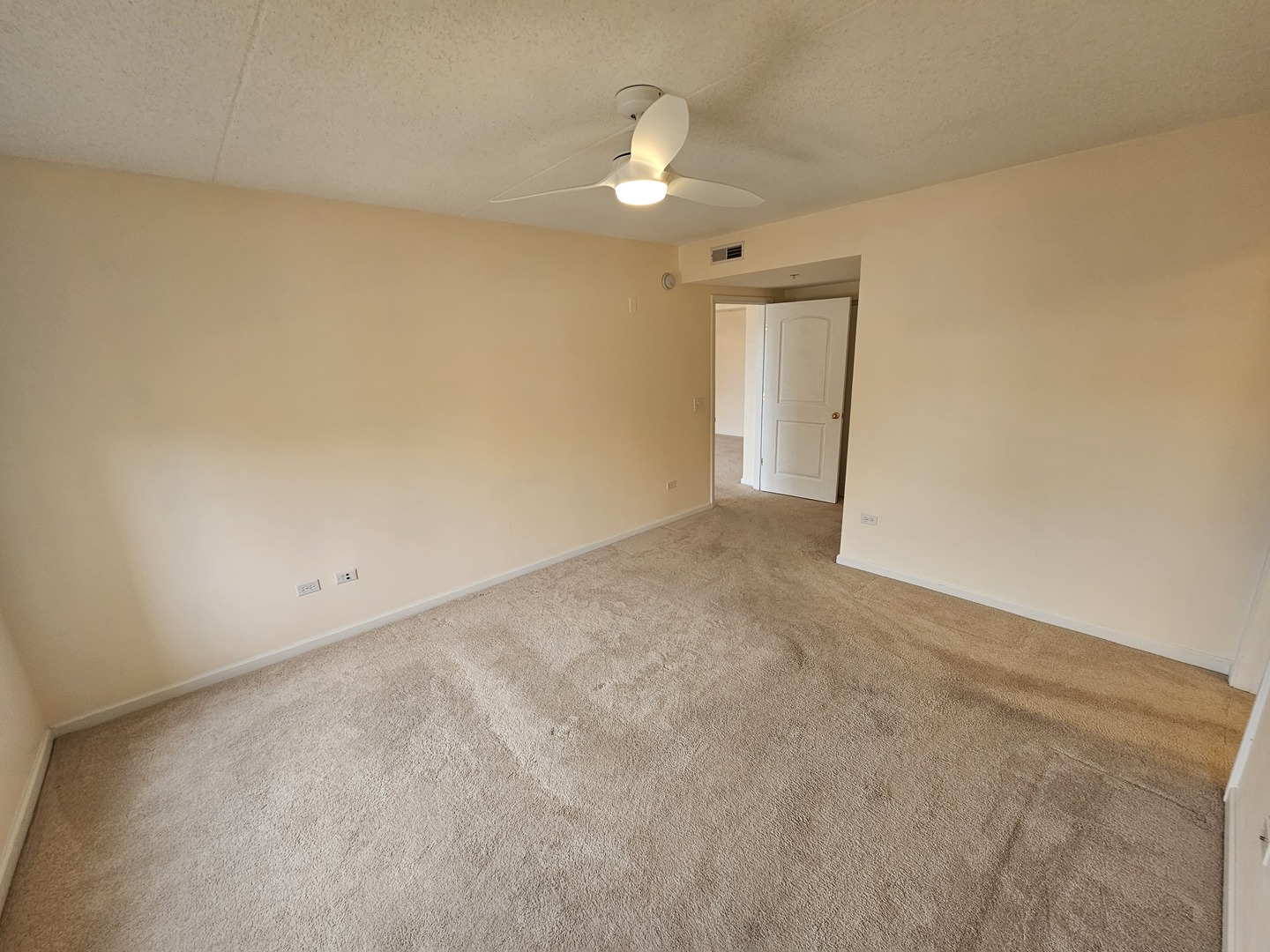 655 Perrie Drive #501, Elk Grove Village, IL 60007