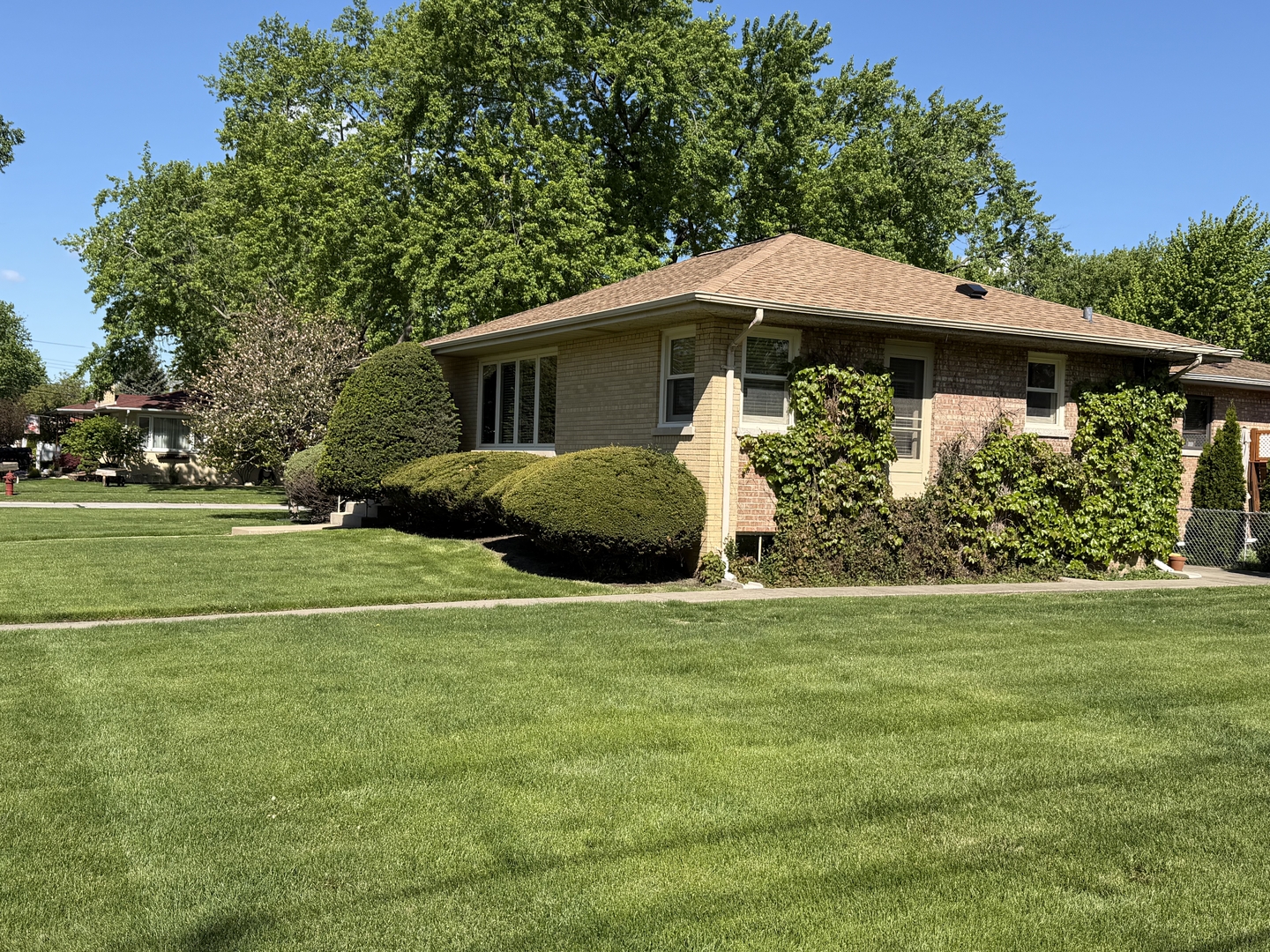 10045 S 53rd Avenue, Oak Lawn, IL 60453