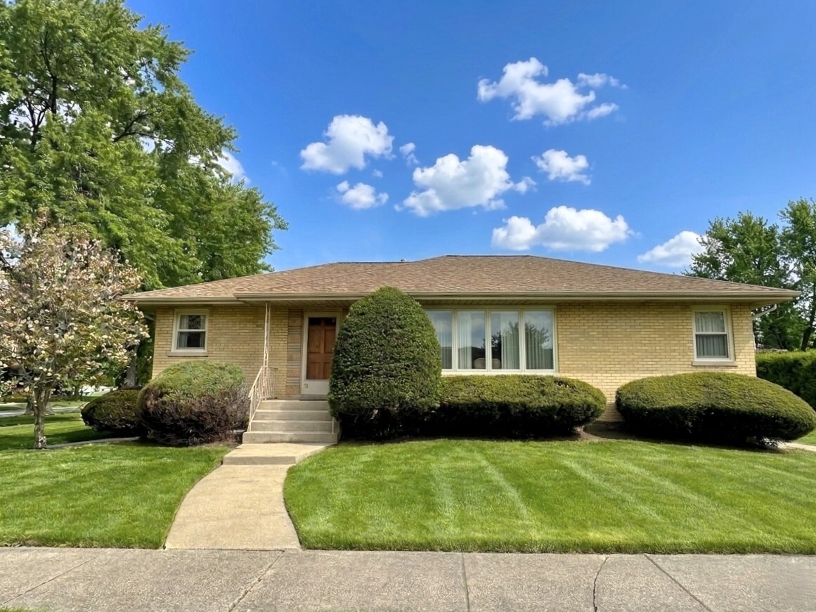 10045 S 53rd Avenue, Oak Lawn, IL 60453