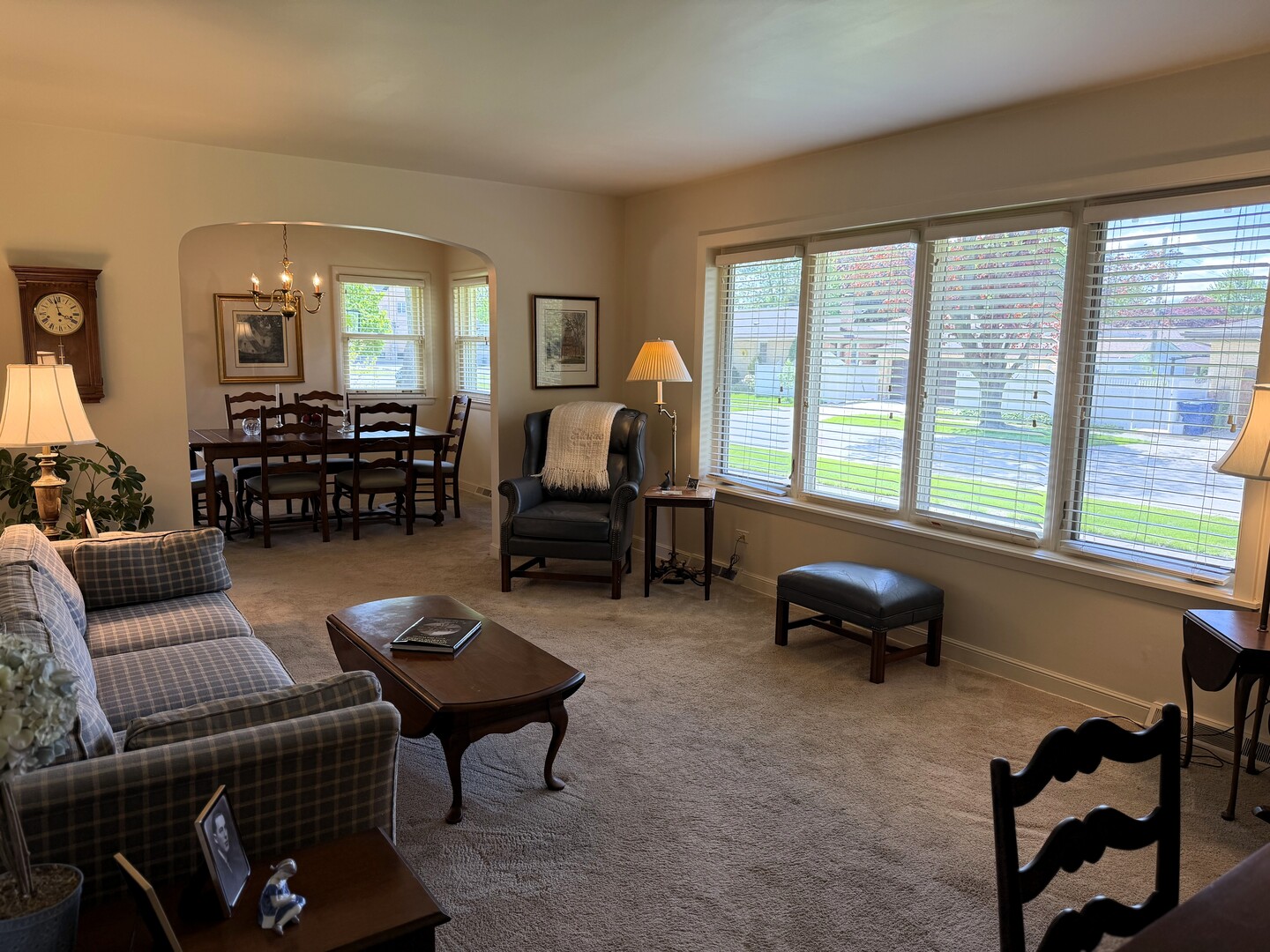 10045 S 53rd Avenue, Oak Lawn, IL 60453